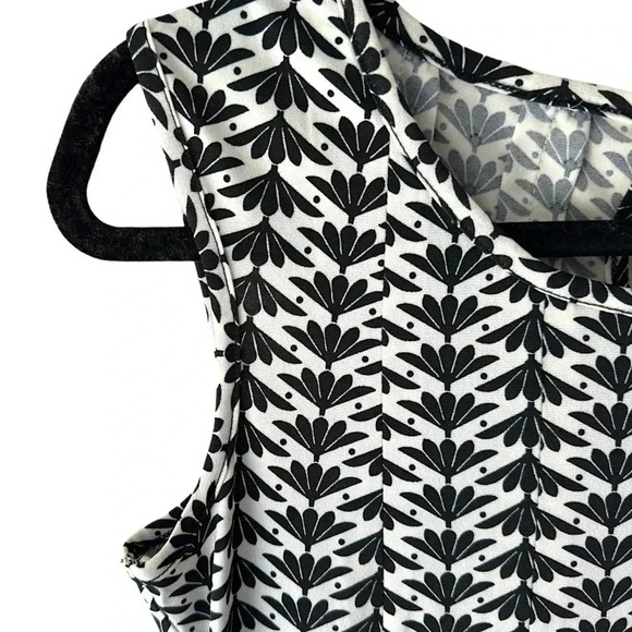 MAX STUDIO | NWOT | BLACK WHITE SLEEVELESS DRESS | SIZE: EXTRA SMALL - Picture 3 of 11